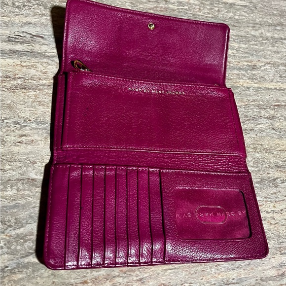 Marc by Marc Jacobs magenta pink pebble grain leather trifold wallet - Picture 8 of 16